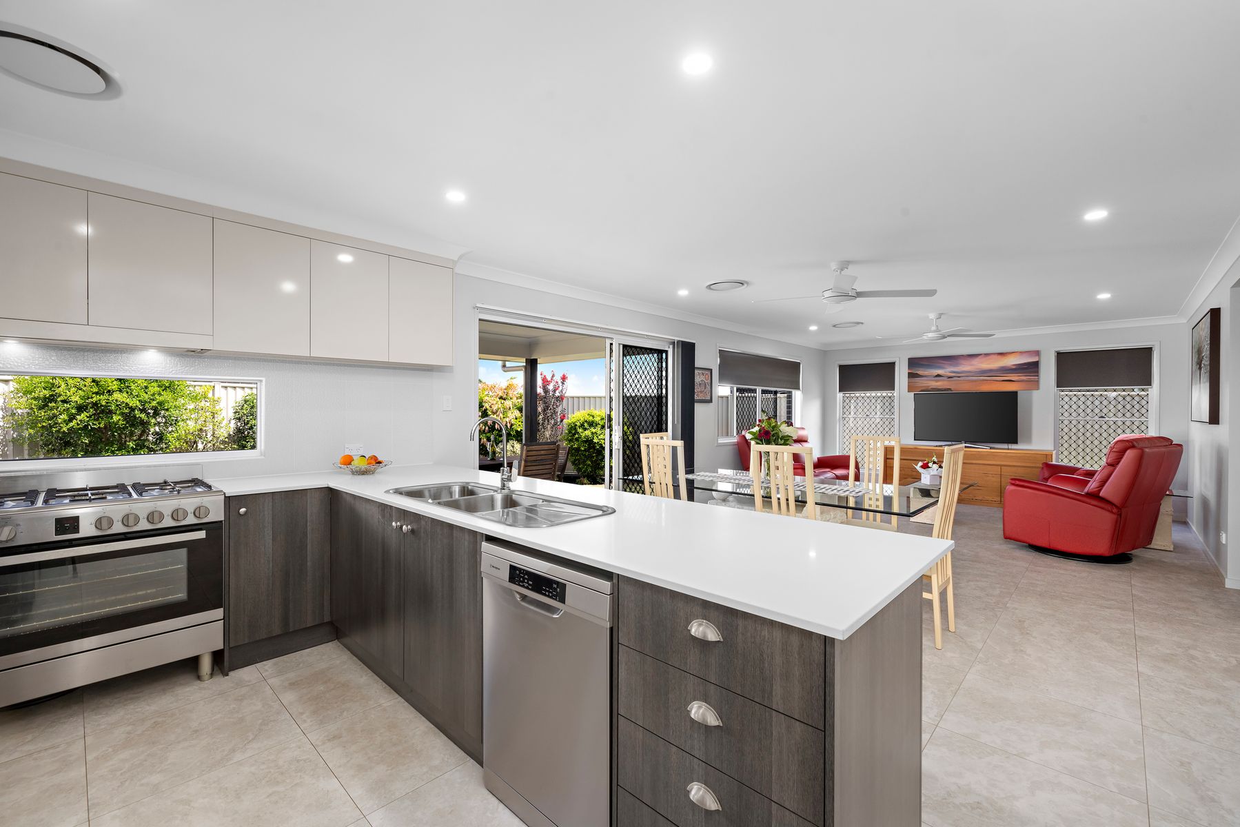 10 Jake Circuit, Redland Bay QLD 4165, Redland Bay - Thumbnail 7