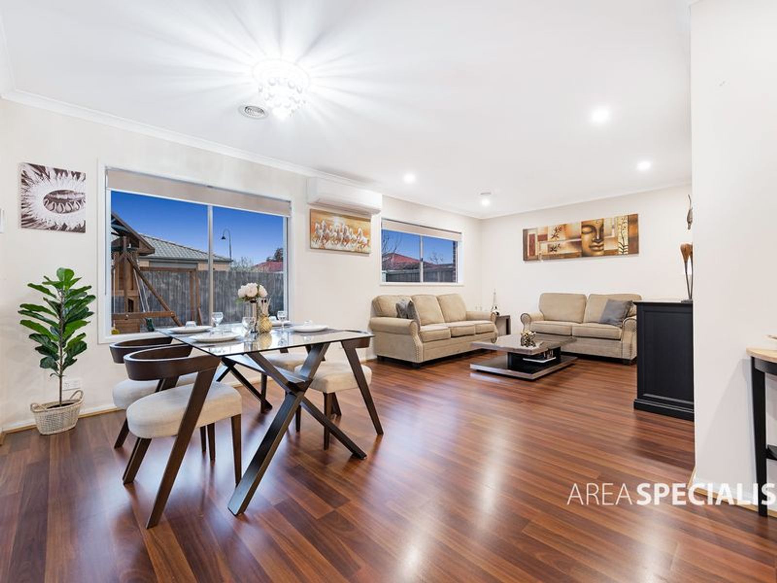 19 Valencia Cct, Cranbourne, VIC 3977, Cranbourne - Thumbnail 4