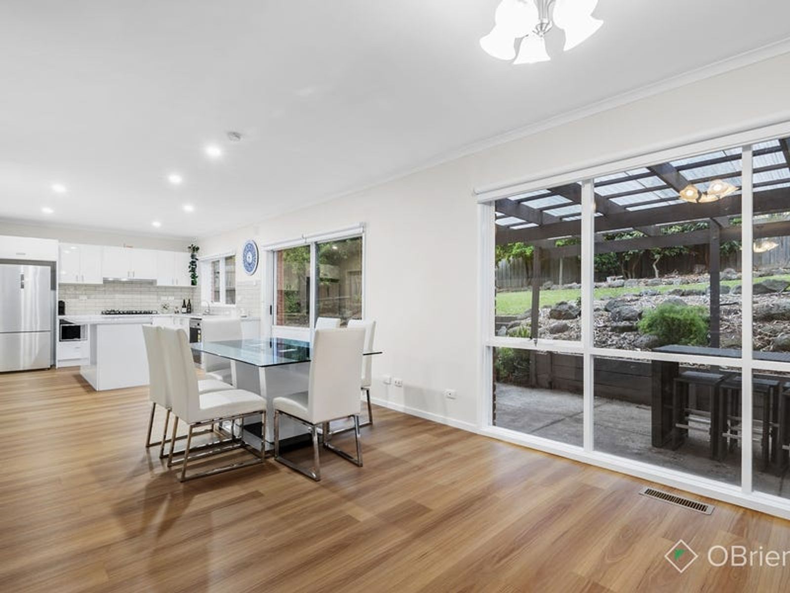 16 Sutherland Court, Endeavour Hills, VIC 3802, Endeavour Hills - Thumbnail 3