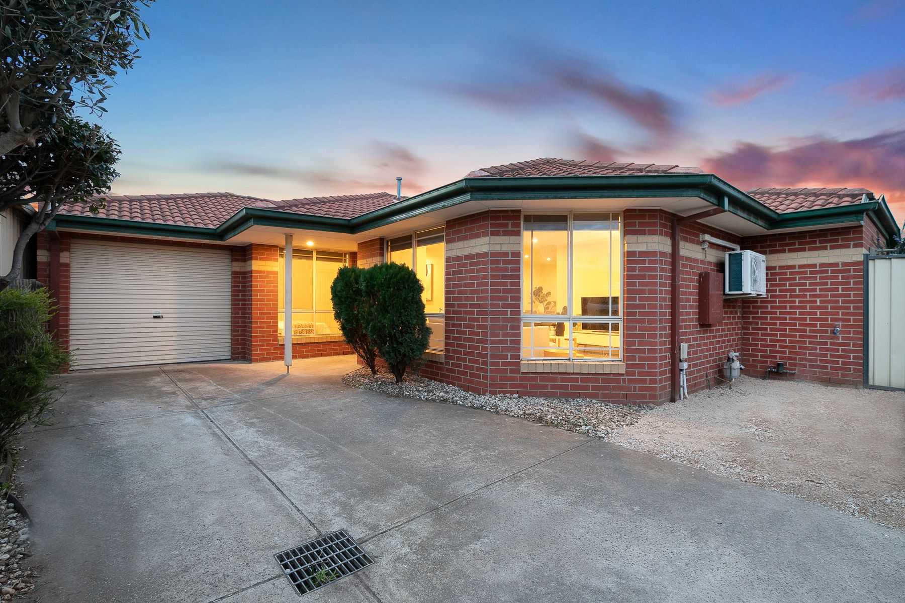 2/21 Orama Street, Deer Park, VIC 3023, Deer Park - Image 1