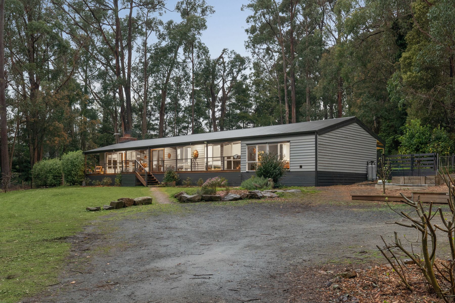 10 Stone Road South, Gembrook, VIC 3783, Gembrook - Thumbnail 2