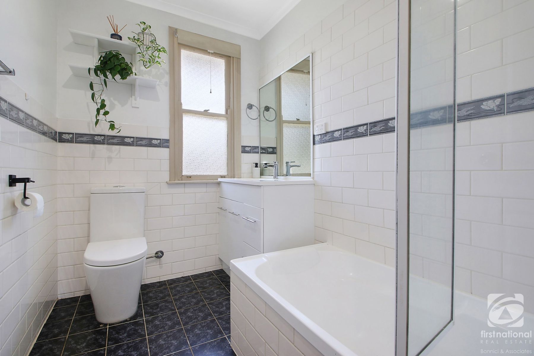 1007 Calimo Street, North Albury NSW 2640, North Albury - Thumbnail 8