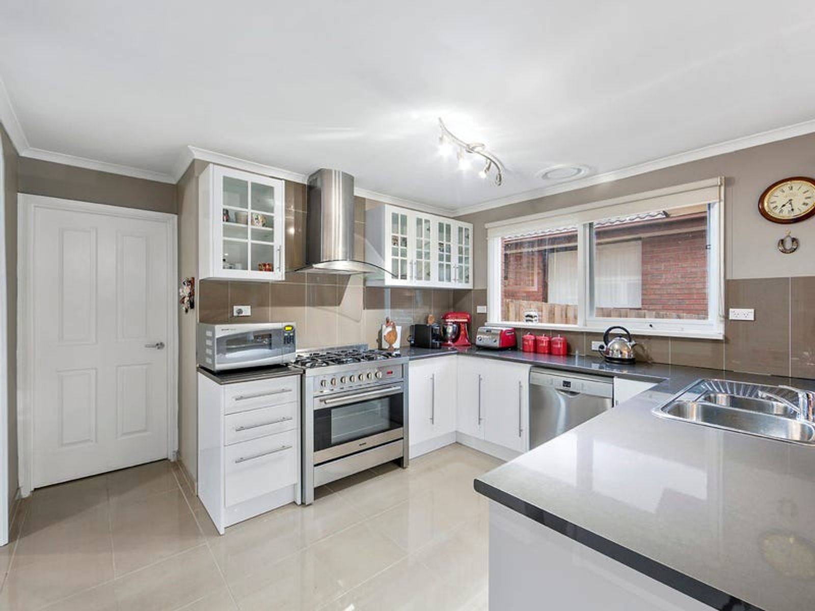 55 Mildura Crescent, Endeavour Hills, VIC 3802, Endeavour Hills - Thumbnail 3