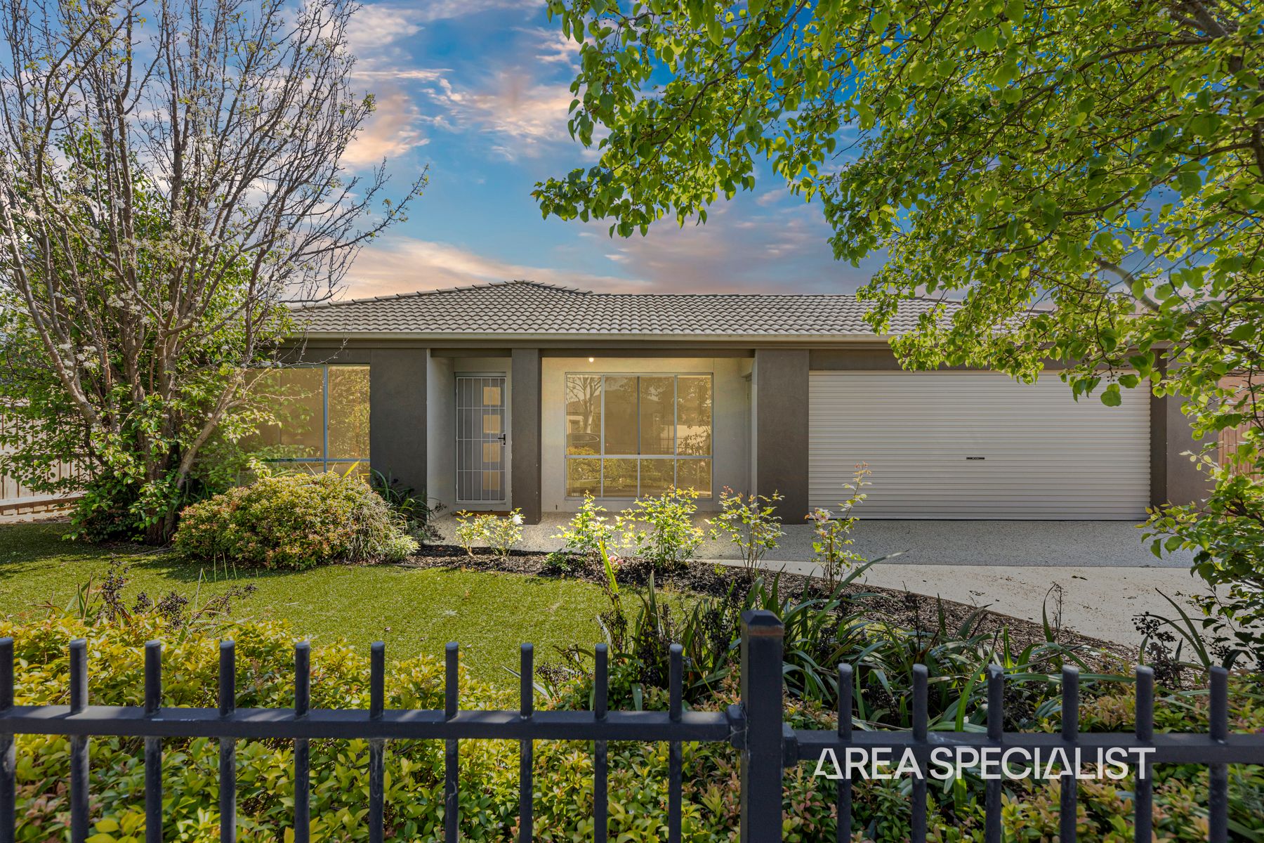 140 Webster Way, Pakenham, VIC 3810, Pakenham - Thumbnail 3