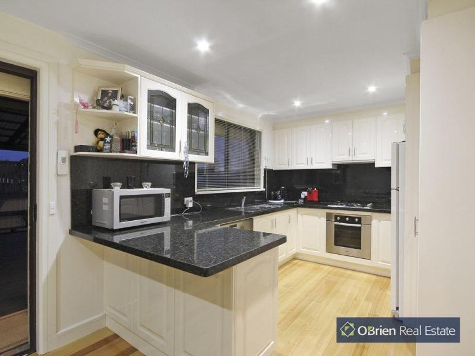 14 Peebles Street, Endeavour Hills, VIC 3802, Endeavour Hills - Thumbnail 3