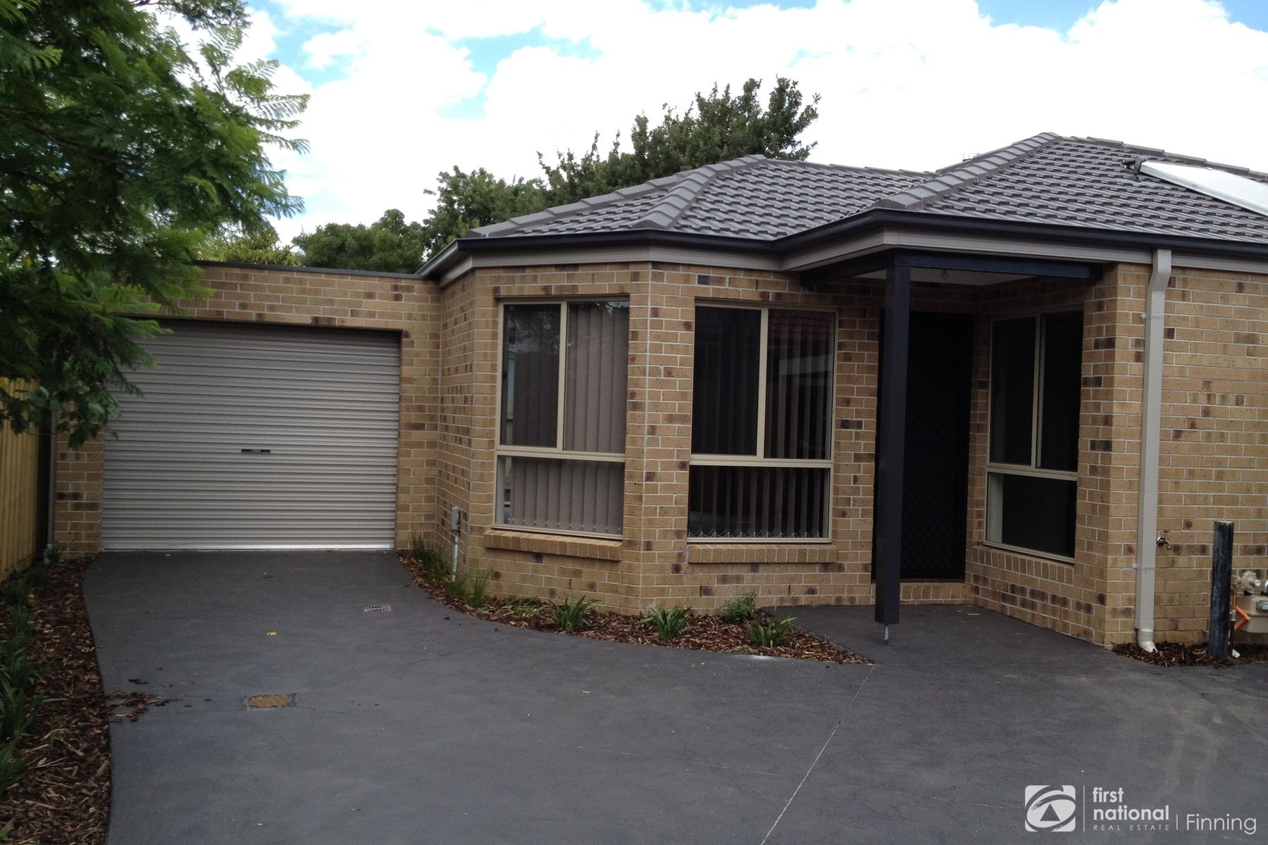 2/18 Lorna Street, Cranbourne VIC 3977, Cranbourne - Thumbnail 2