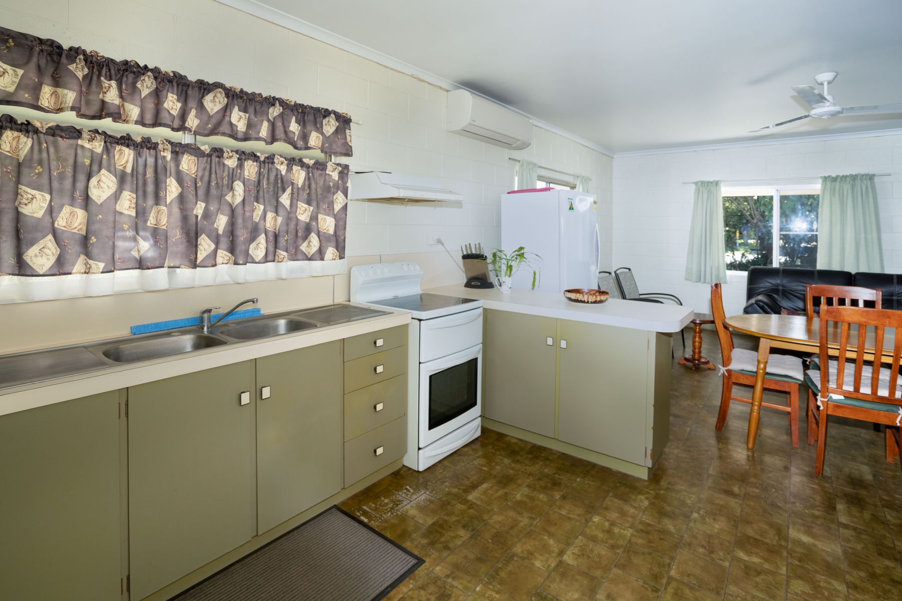 238 Cape Hillsborough Road, Ball Bay QLD 4741, Ball Bay - Thumbnail 3