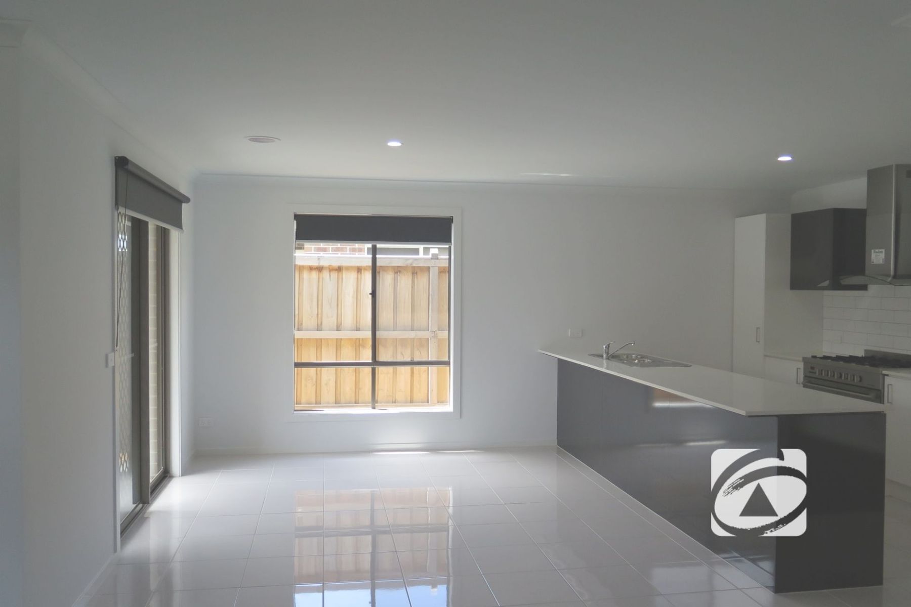 10 Fairywren Street, Pakenham VIC 3810, Pakenham - Thumbnail 3