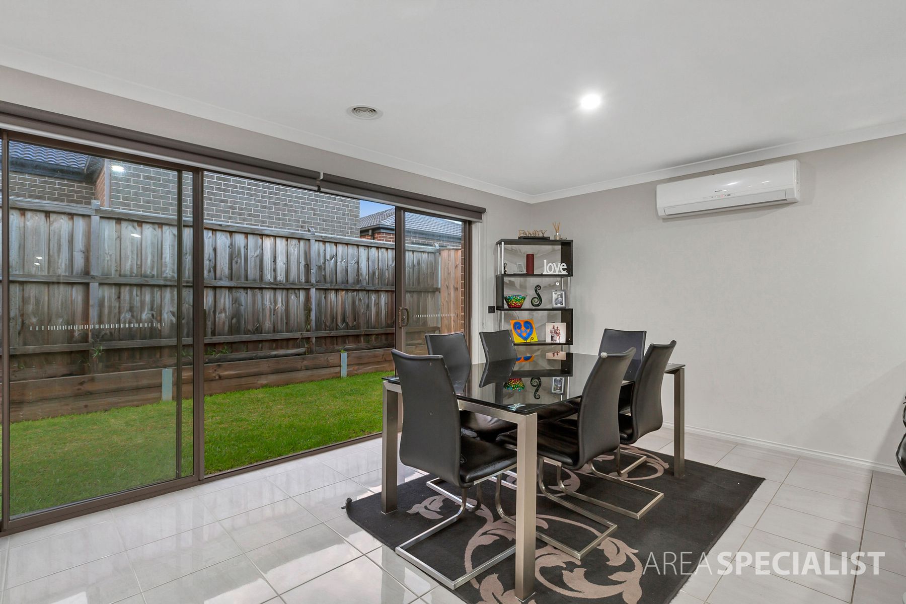 16 Great Banjo Street, Clyde North, VIC 3978, Clyde North - Thumbnail 5