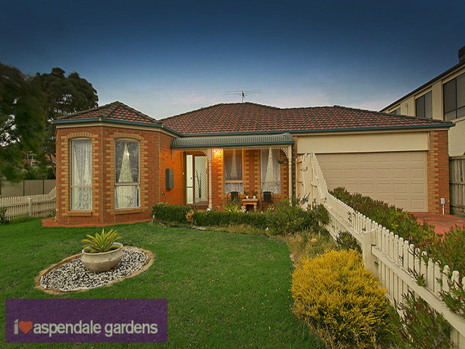 19 Pacific Drive, Aspendale Gardens, VIC 3195