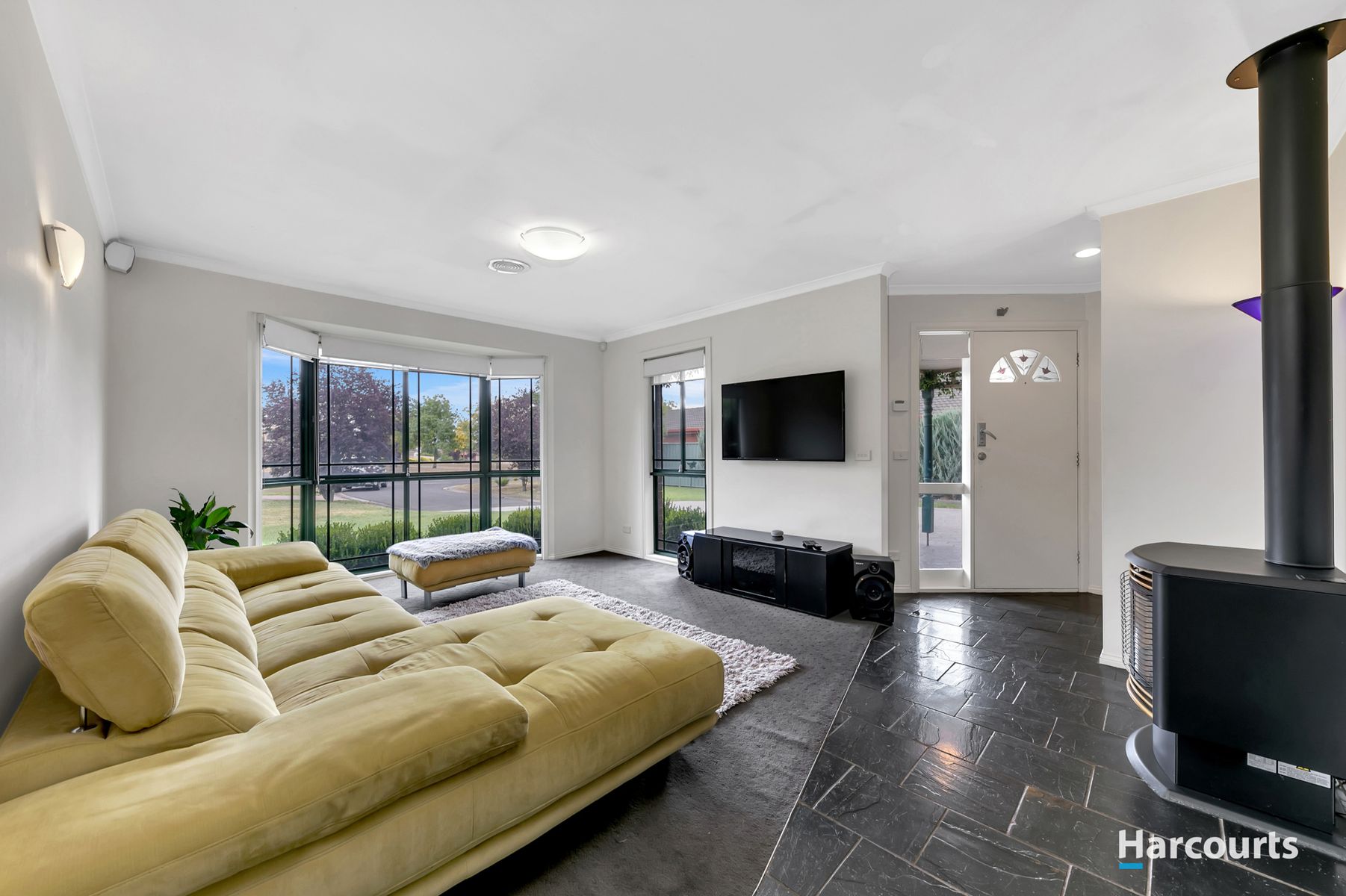 34 Windsor Gardens, Caroline Springs, VIC 3023, Caroline Springs - Thumbnail 3