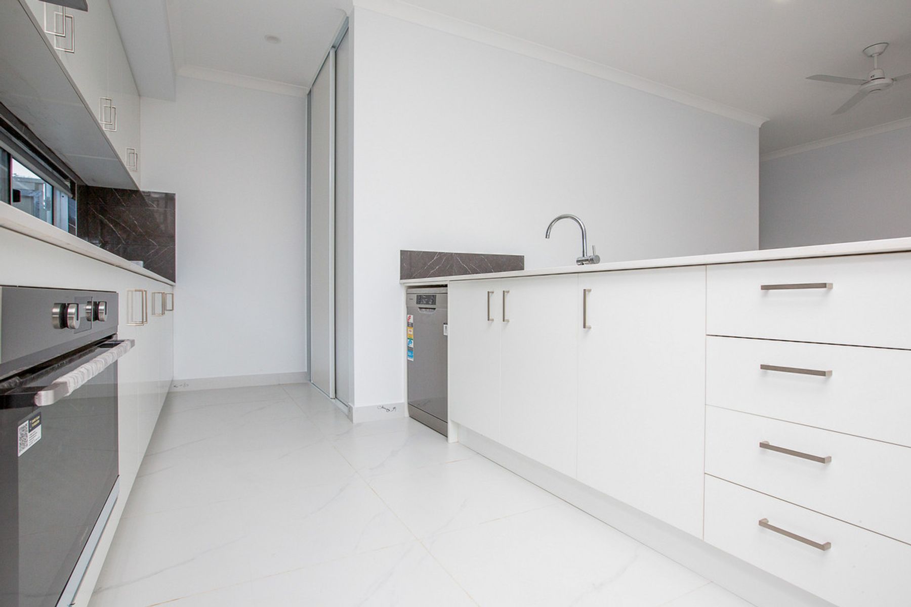 8 Crake Street, South Hedland WA 6722, South Hedland - Thumbnail 2