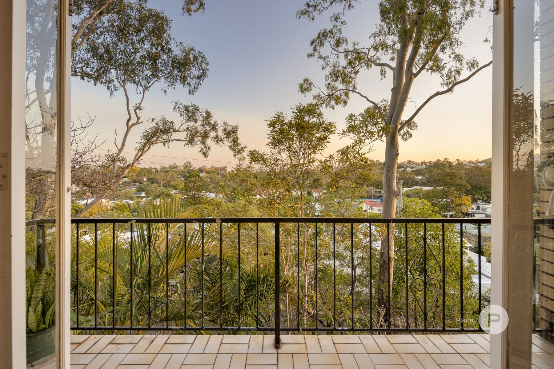 5/27 Gerler Street, Bardon - Image 1