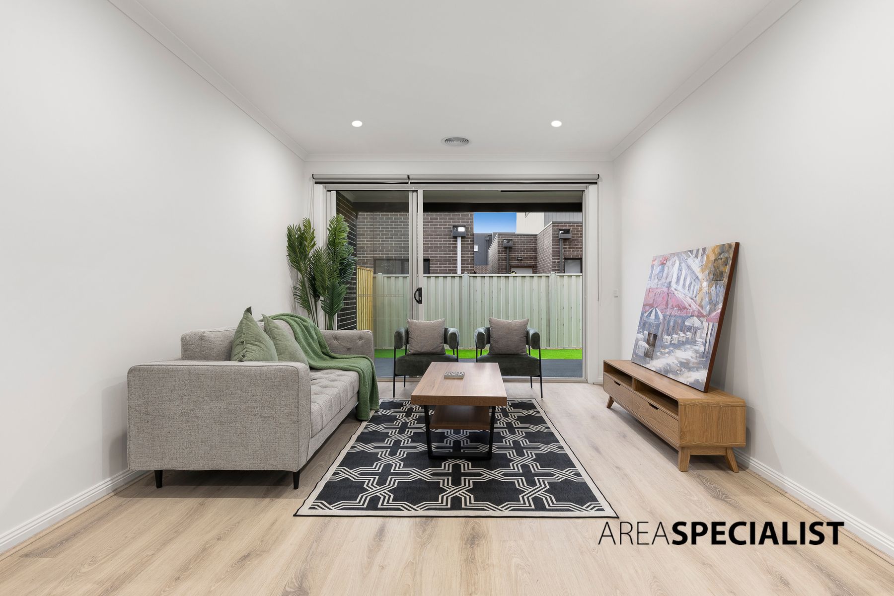 31 Birmingham Road, Cranbourne East, VIC 3977, Cranbourne East - Thumbnail 2