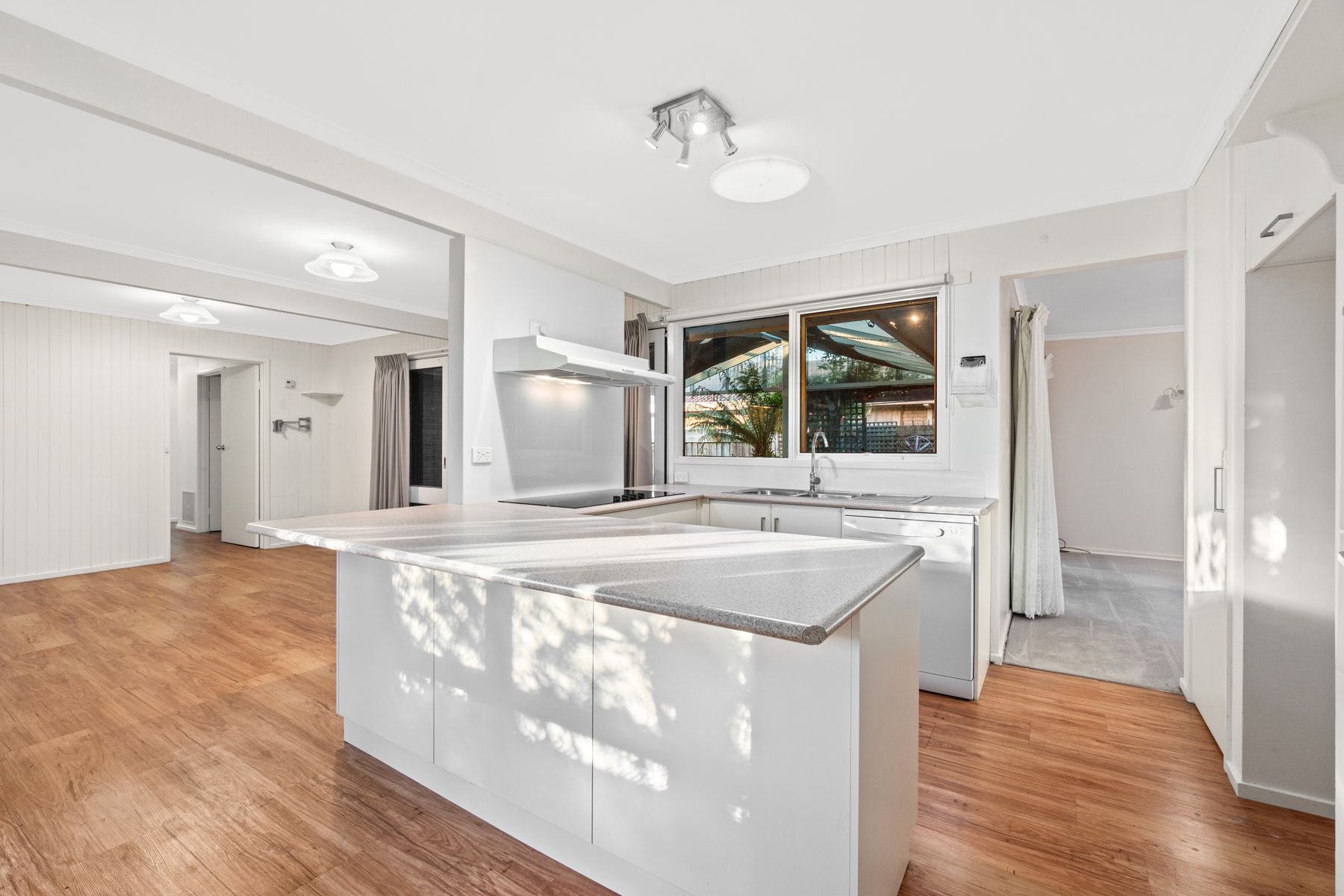 30 Wirilda Crescent, Traralgon VIC 3844, Traralgon - Thumbnail 3