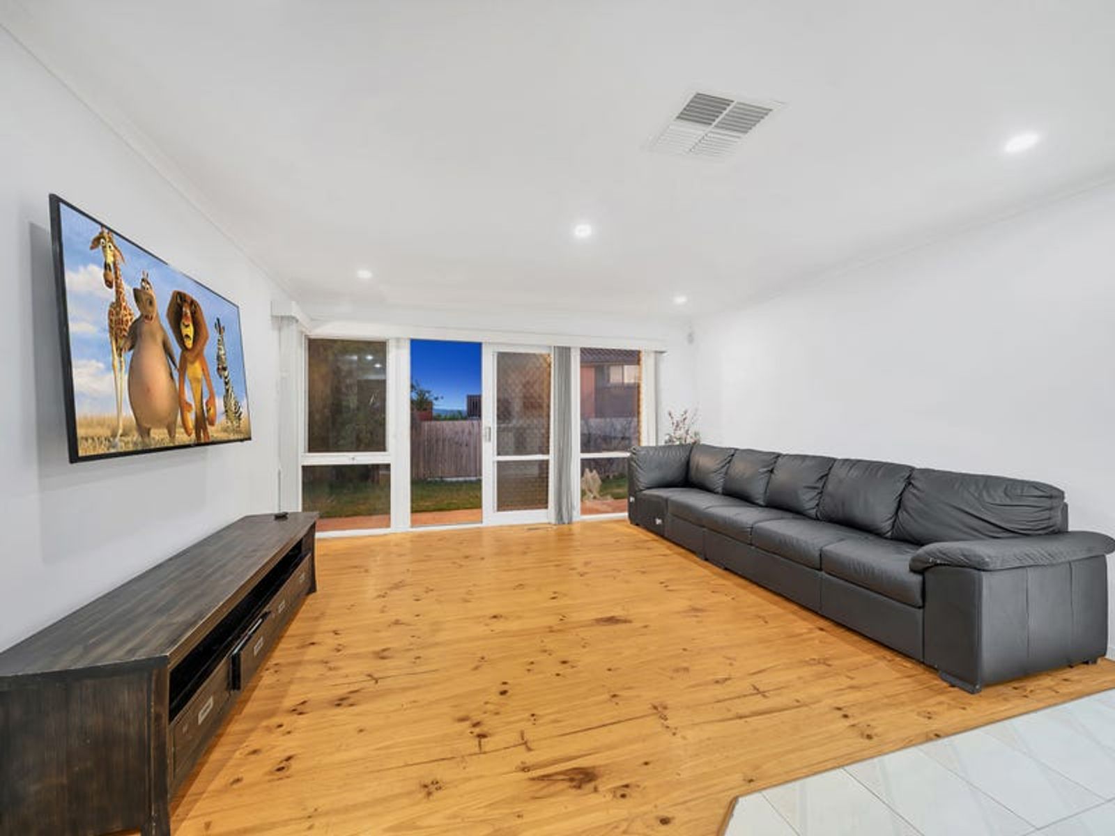 7 Patricia Court, Hampton Park, VIC 3976, Hampton Park - Thumbnail 3
