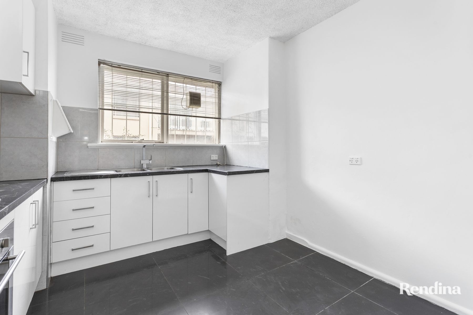 7/17 Gordon Street, Footscray - Thumbnail 6