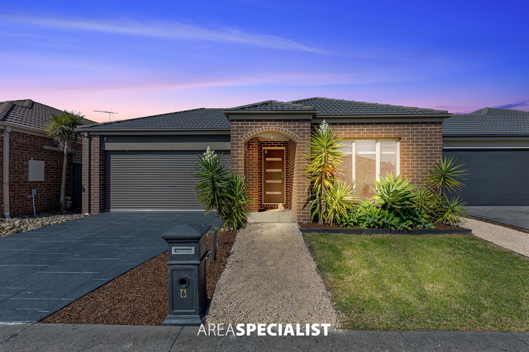 6 Delacour Crescent, Pakenham, VIC 3810, Pakenham - Thumbnail 2