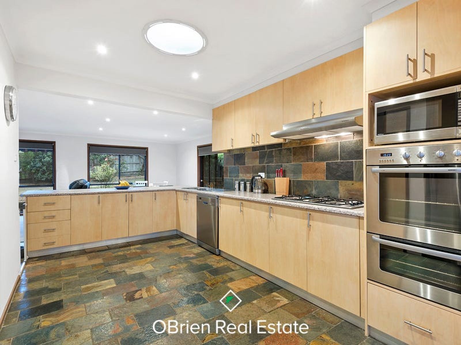9 Gathrey Court, Endeavour Hills, VIC 3802, Endeavour Hills - Thumbnail 2