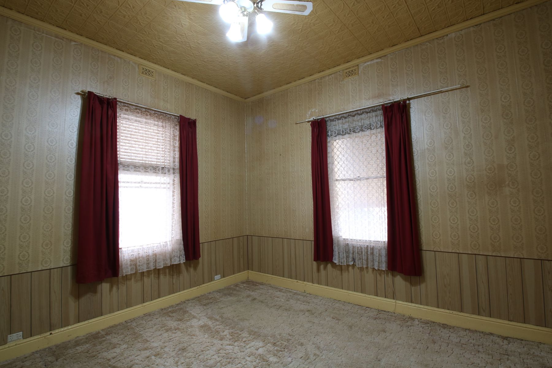 35 Nicholls Street, Broken Hill NSW 2880, Broken Hill - Thumbnail 5