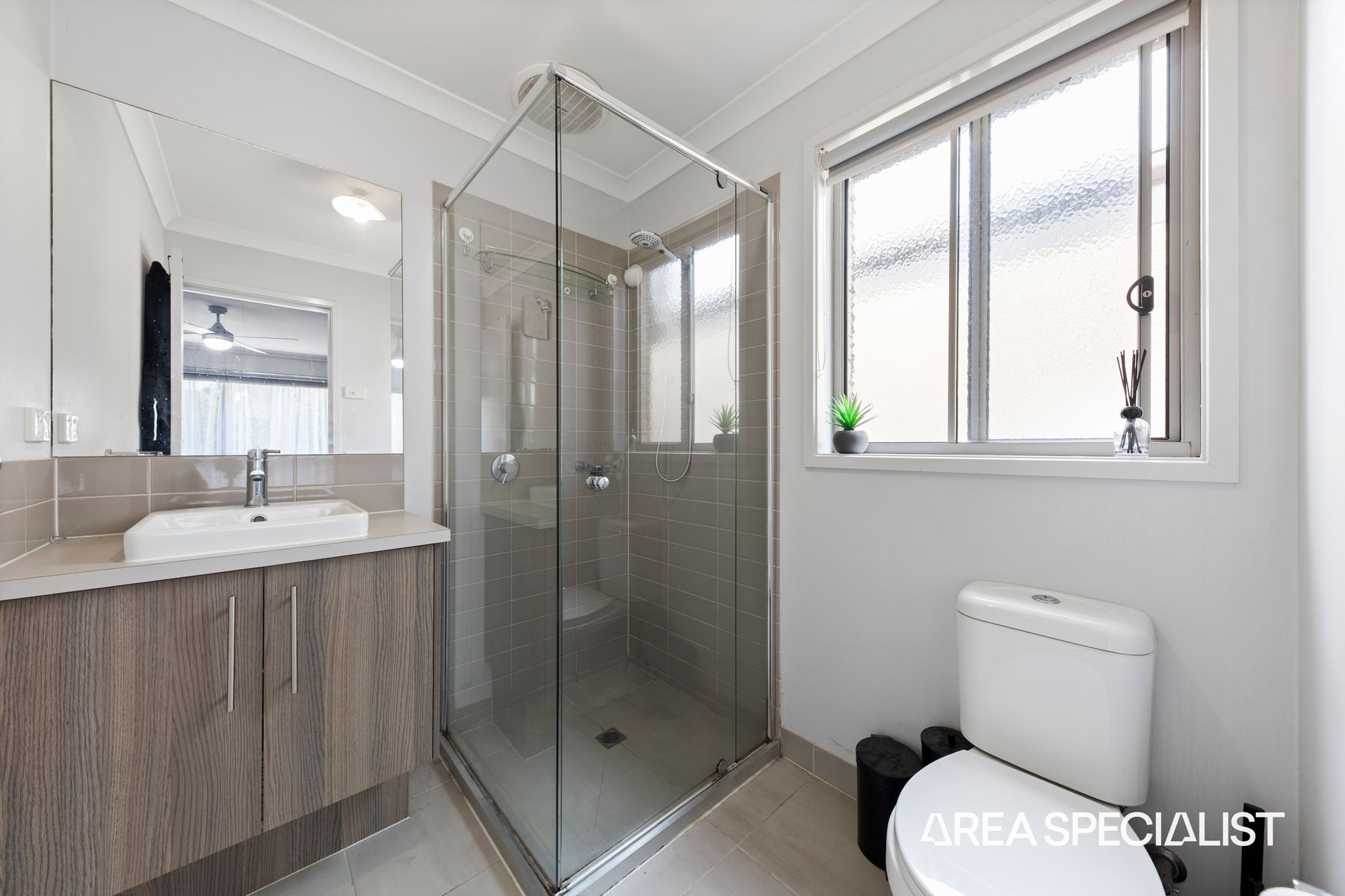 34 Brocker Street, Clyde North, VIC 3978, Clyde North - Thumbnail 6