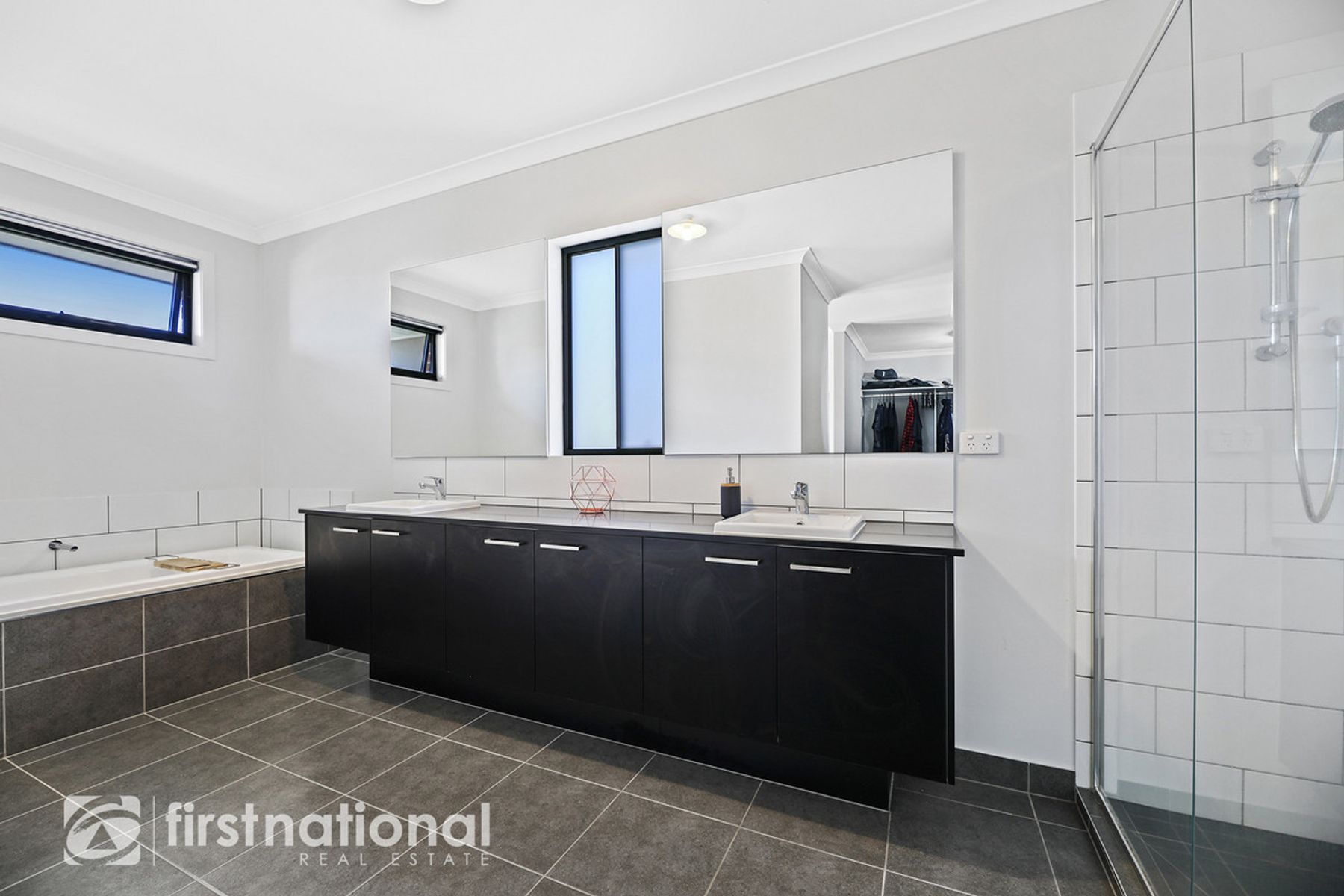 5 Heathland Avenue, Warragul, VIC 3820, Warragul - Thumbnail 8