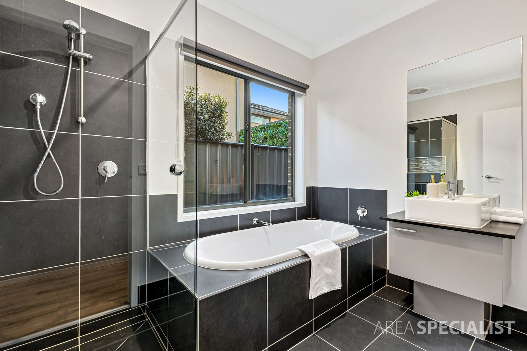 11 Haflinger Avenue, Clyde North, VIC 3978, Clyde North - Thumbnail 8