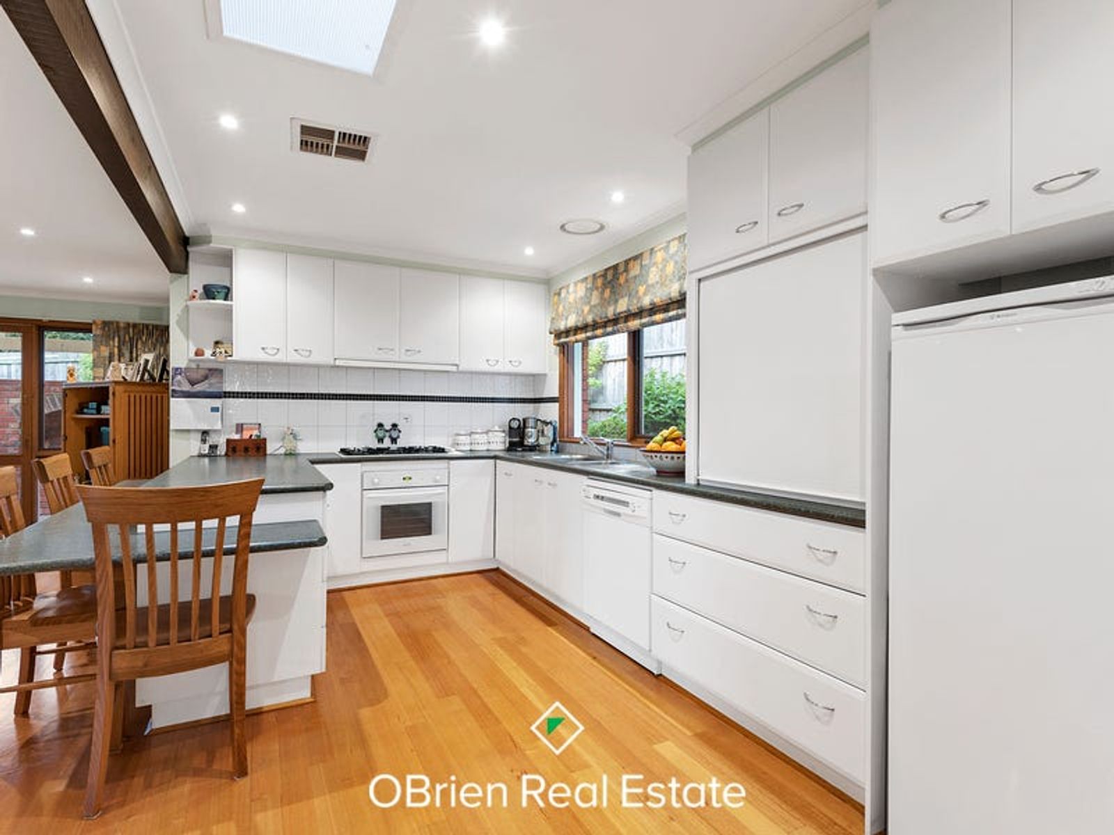 8 Jeffs Court, Endeavour Hills, VIC 3802, Endeavour Hills - Thumbnail 2