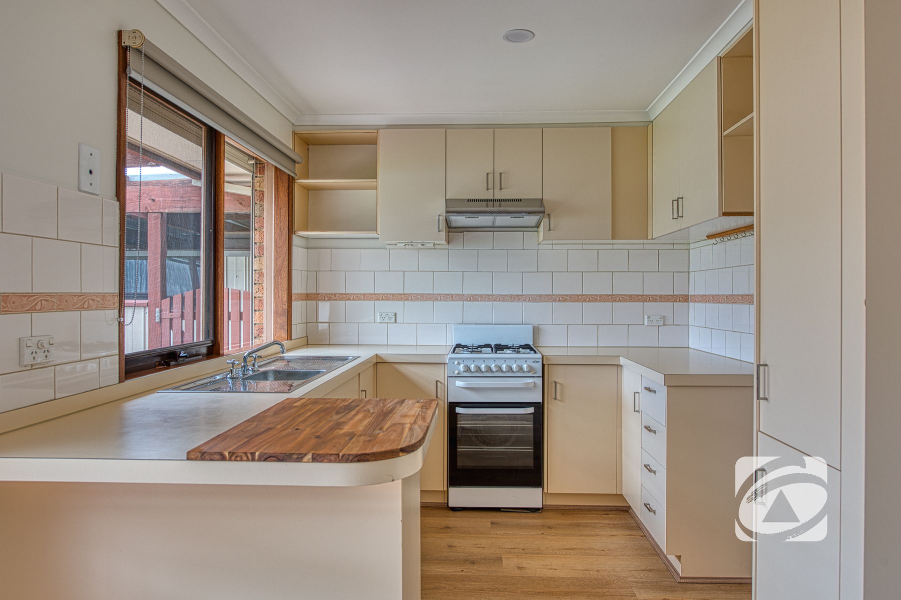 3 Katherine Court, Hampton Park VIC 3976, Hampton Park - Thumbnail 2