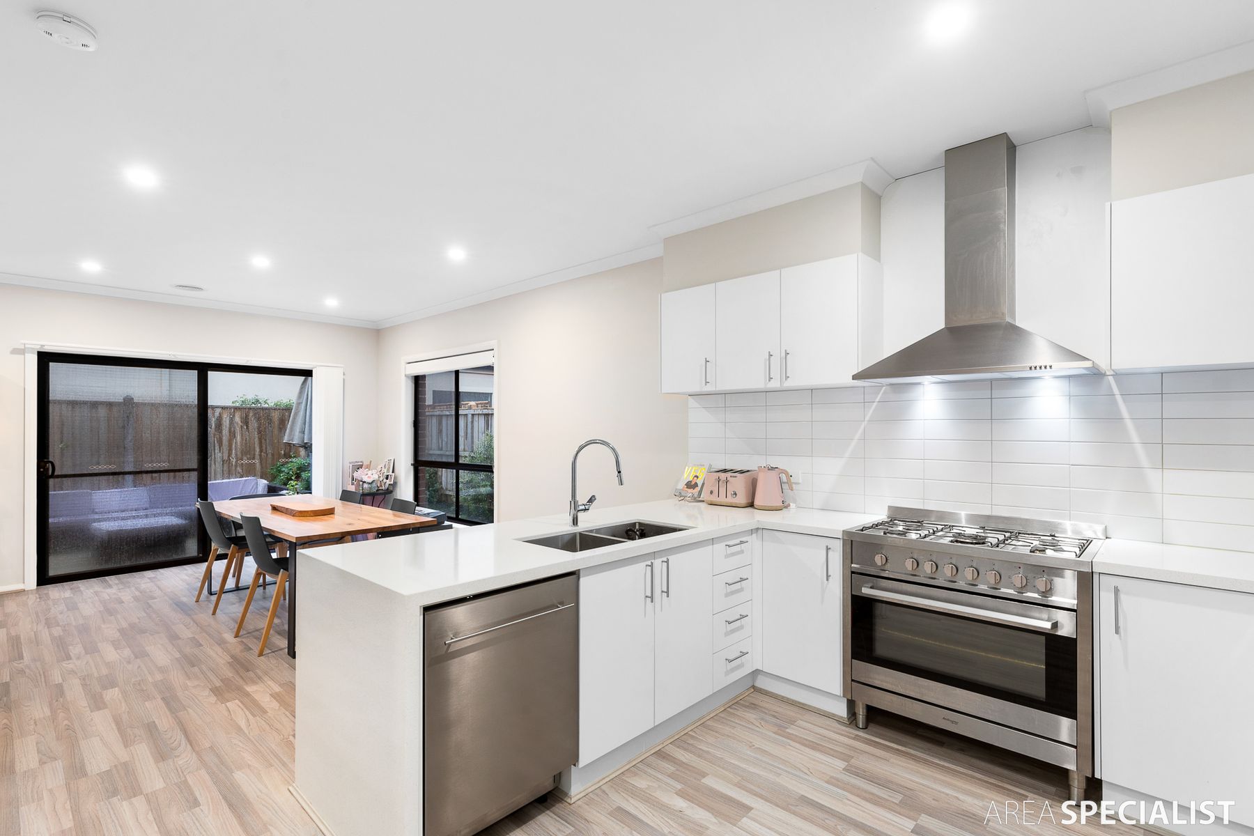 13 Independence Avenue, Point Cook, VIC 3030, Point Cook - Thumbnail 7