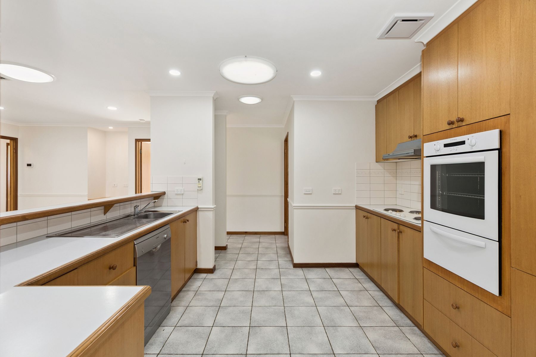 5 Landale Drive, Strathdale VIC 3550, Strathdale - Thumbnail 3