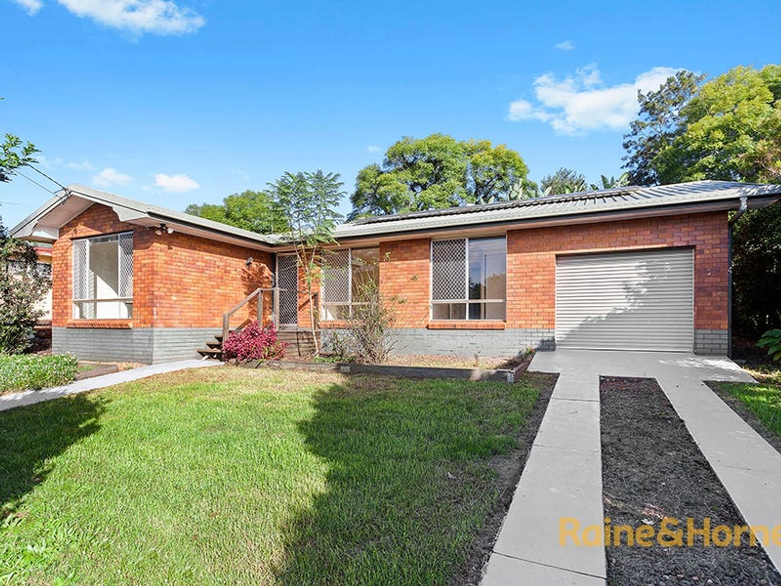 18 Chopin Street, Rockville QLD 4350