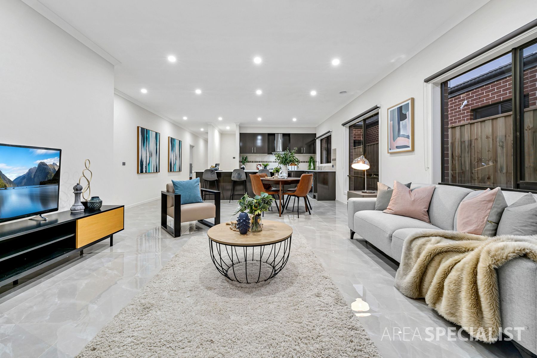 33 Jaylie Street, Clyde North, VIC 3978, Clyde North - Thumbnail 3