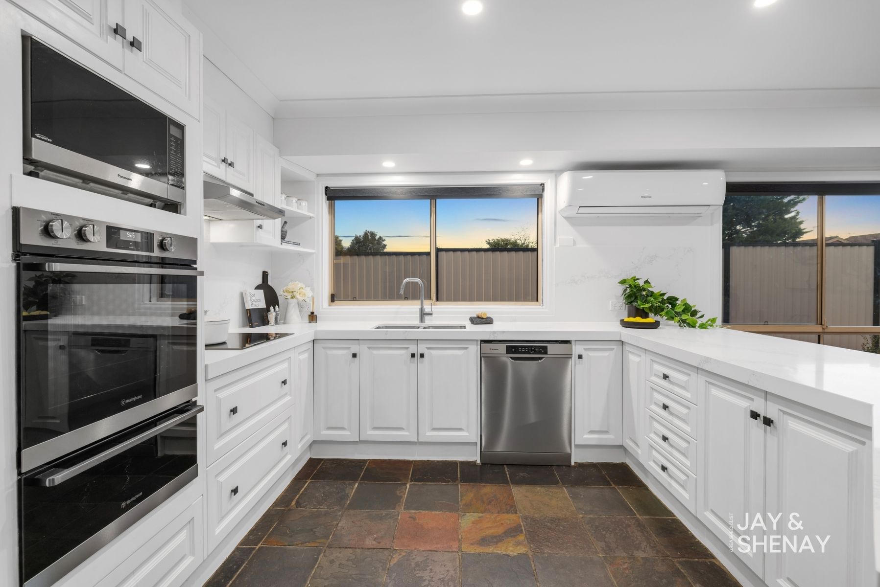 4 Stable Court, Endeavour Hills, VIC 3802, Endeavour Hills - Thumbnail 2