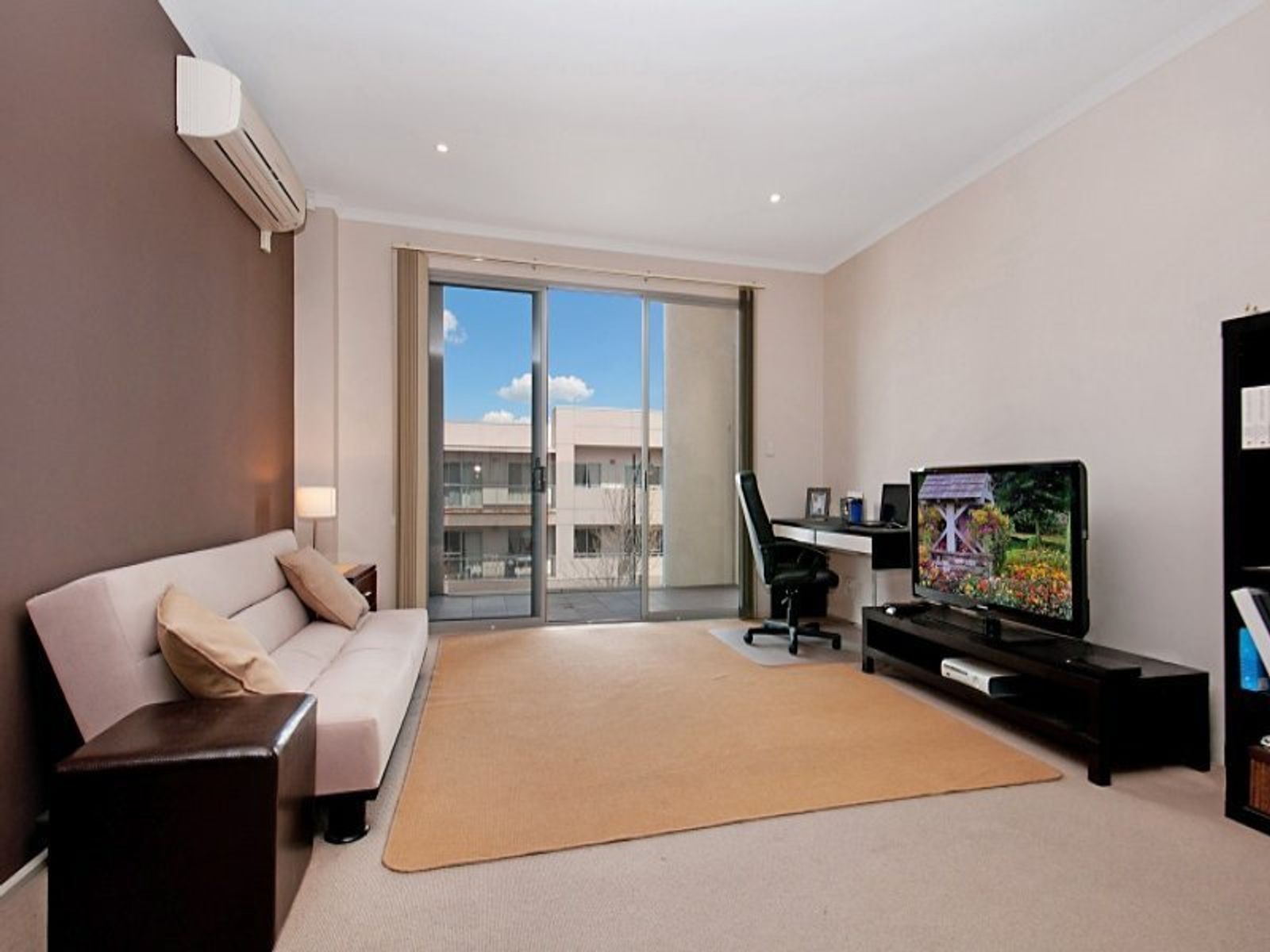 9/14, Mawson Lakes - Thumbnail 4