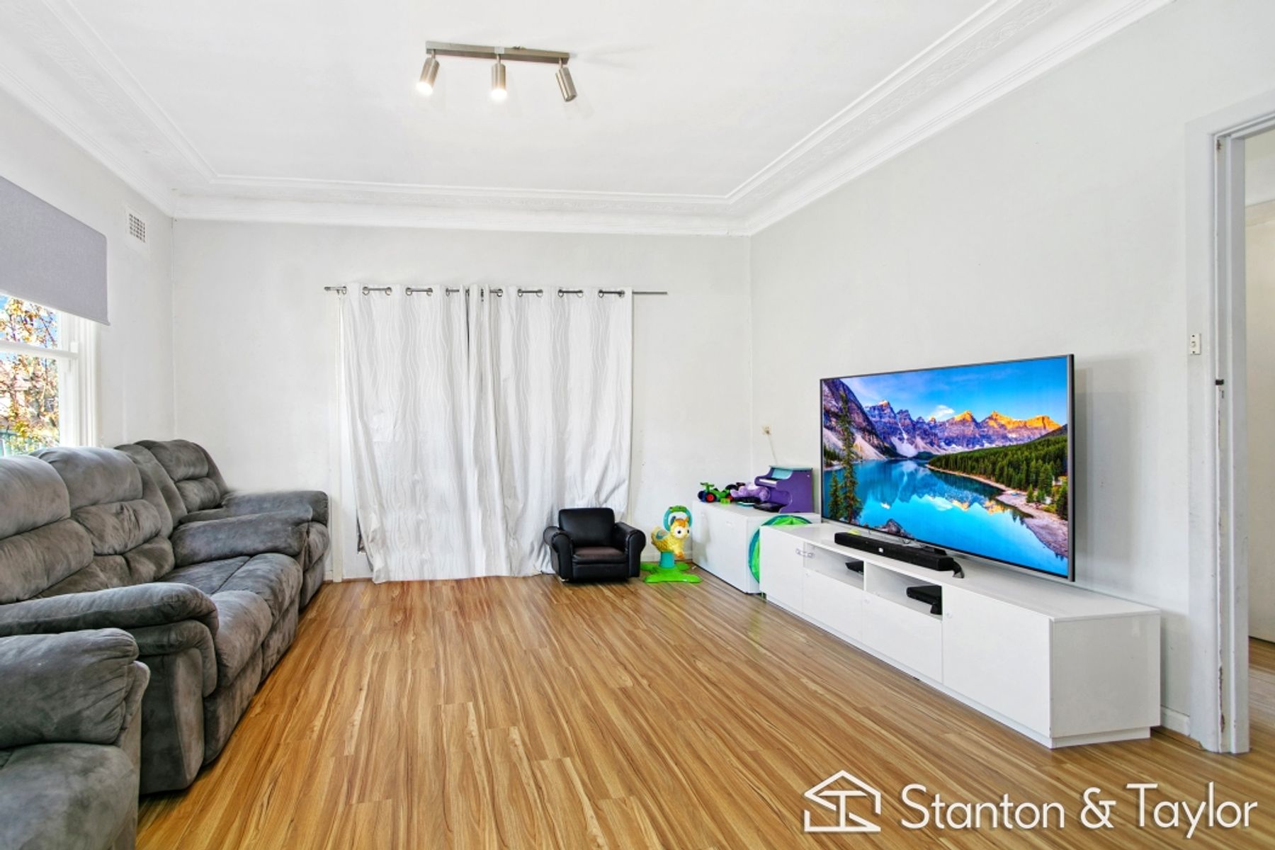 7 Jamison Road, Kingswood - Thumbnail 6