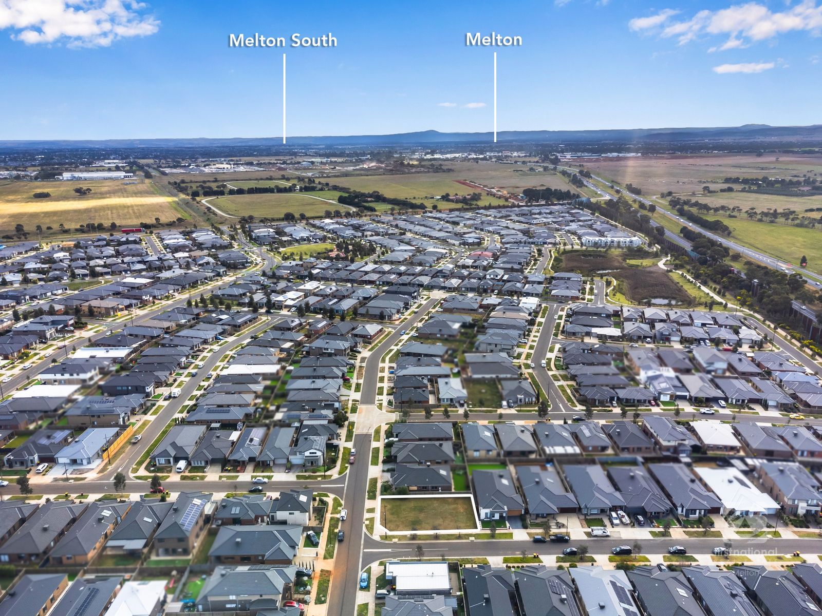 31 Maya Avenue, Thornhill Park VIC 3335, Thornhill Park - Thumbnail 2
