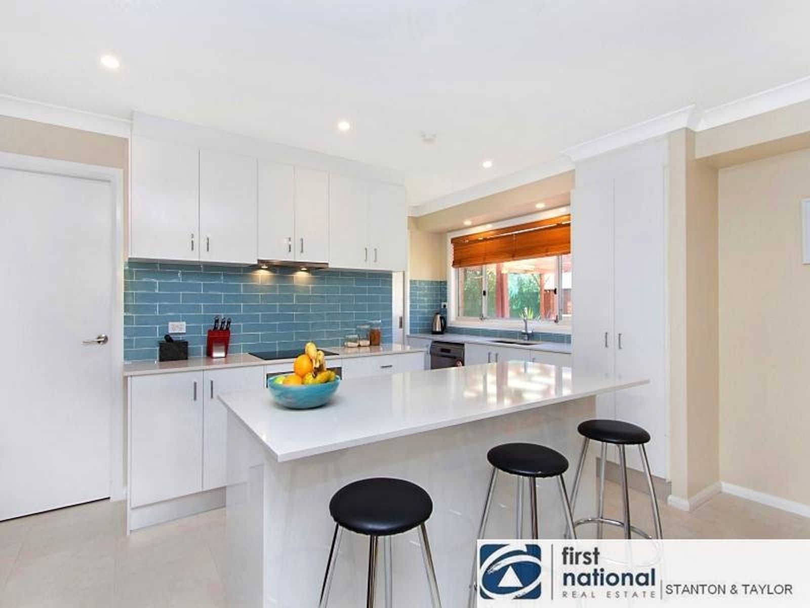 3 Kingsbury Place, Kingswood - Thumbnail 3