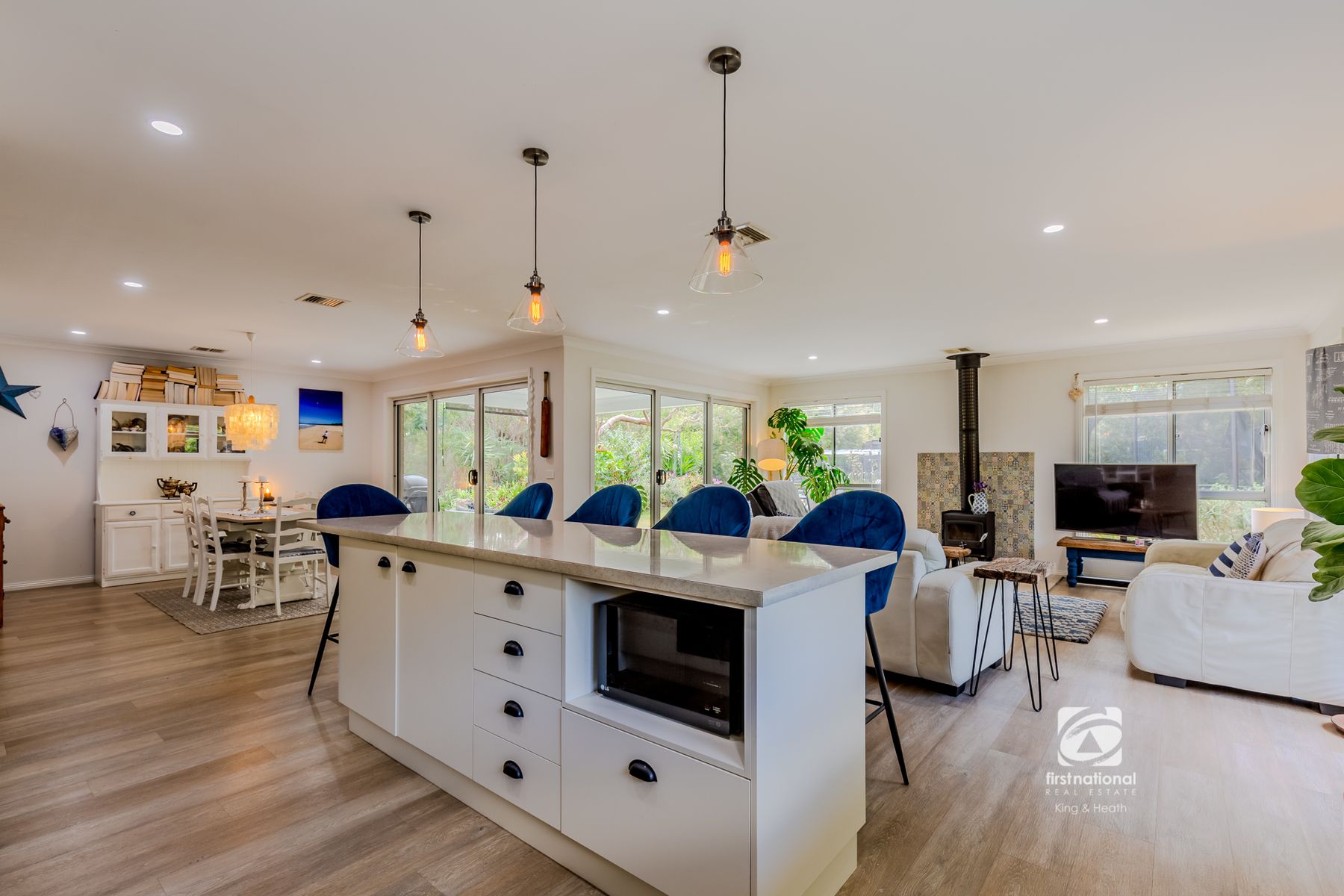 10 Gravelly Point Road, Raymond Island VIC 3880, Raymond Island - Thumbnail 2