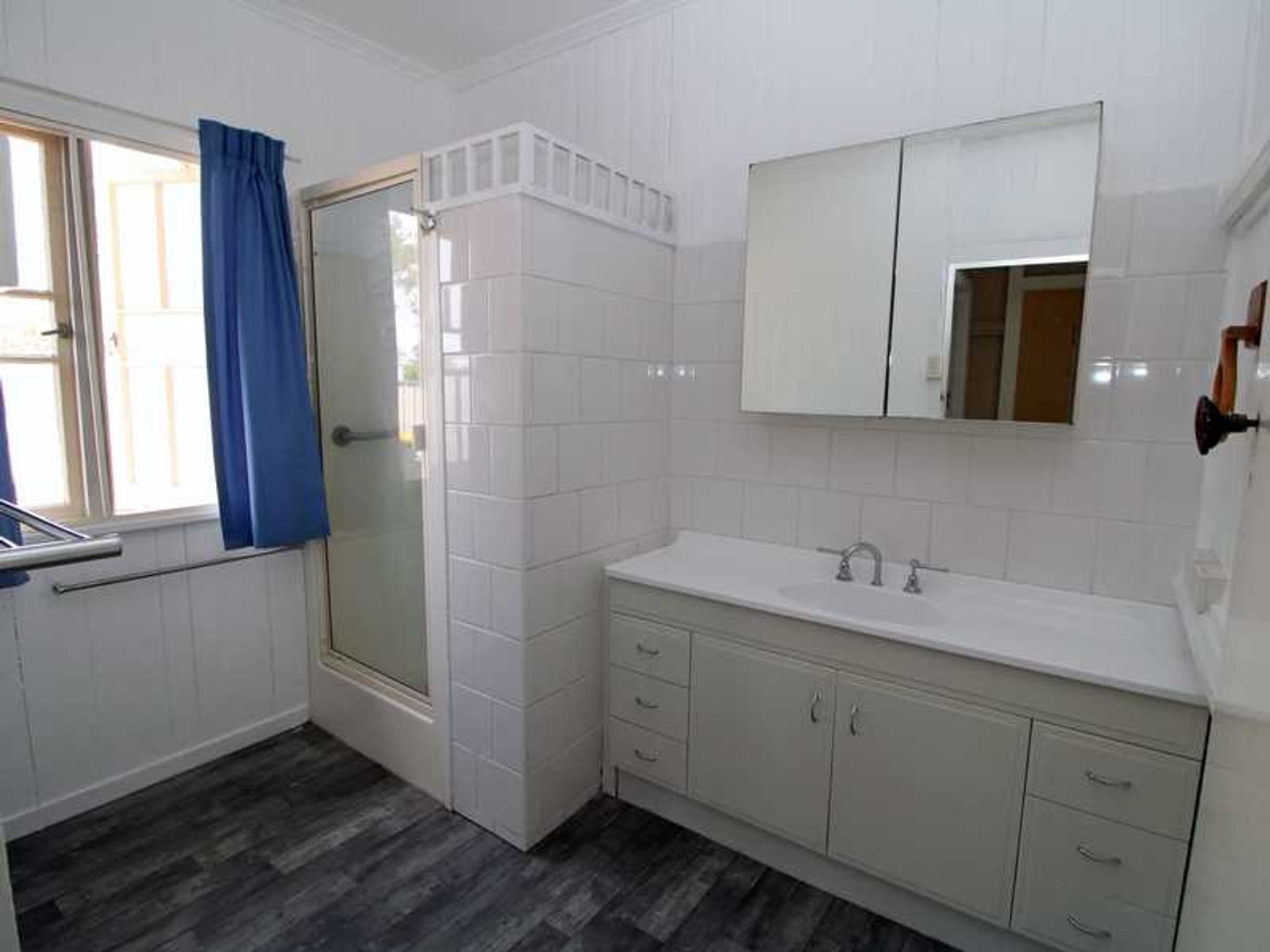 2 Mogridge Street, Warwick - Thumbnail 7