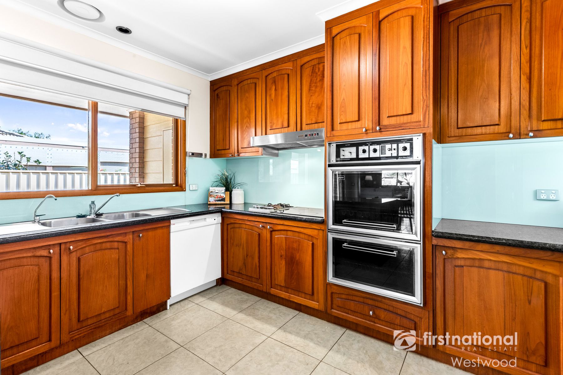 3 Roscrea Court, Werribee VIC 3030, Werribee - Thumbnail 2