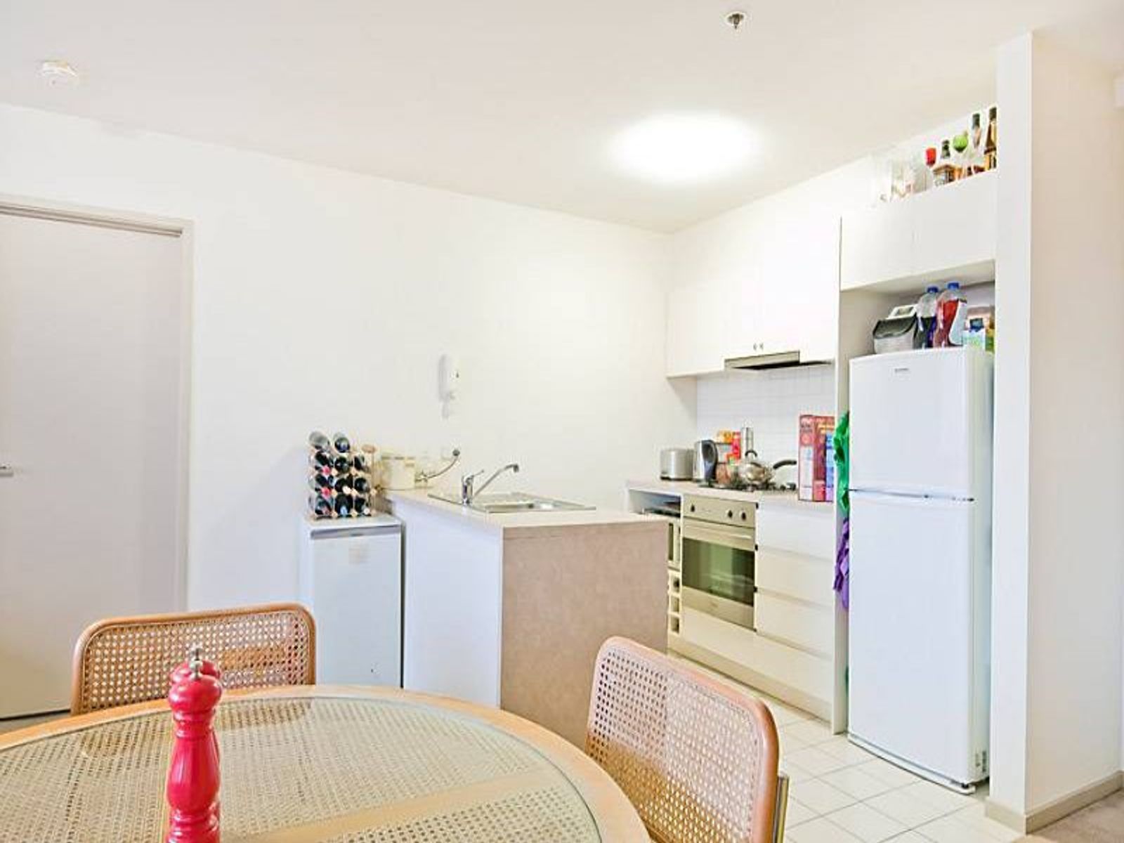 B403/70 Speakmen Street, Kensington - Thumbnail 2