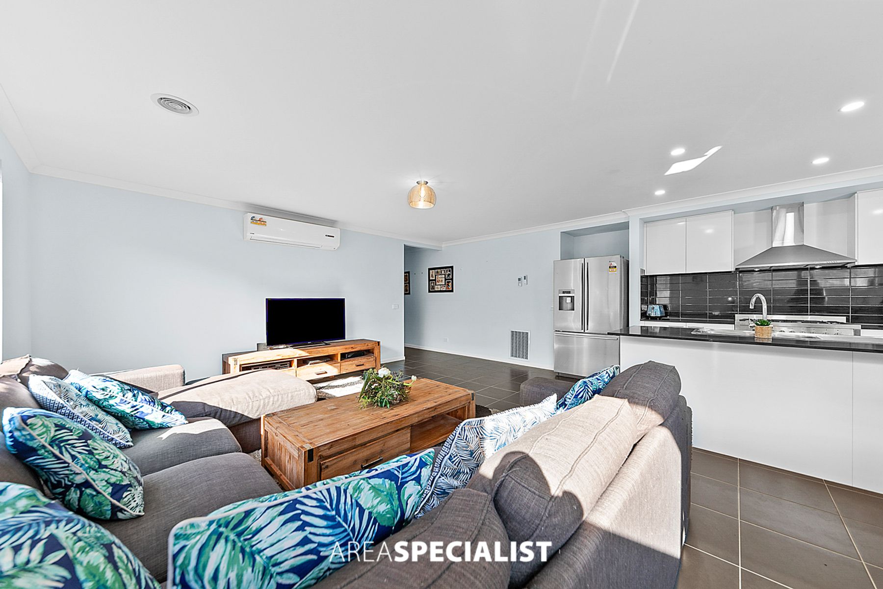 3 Willowtree Drive, Pakenham, VIC 3810, Pakenham - Thumbnail 3