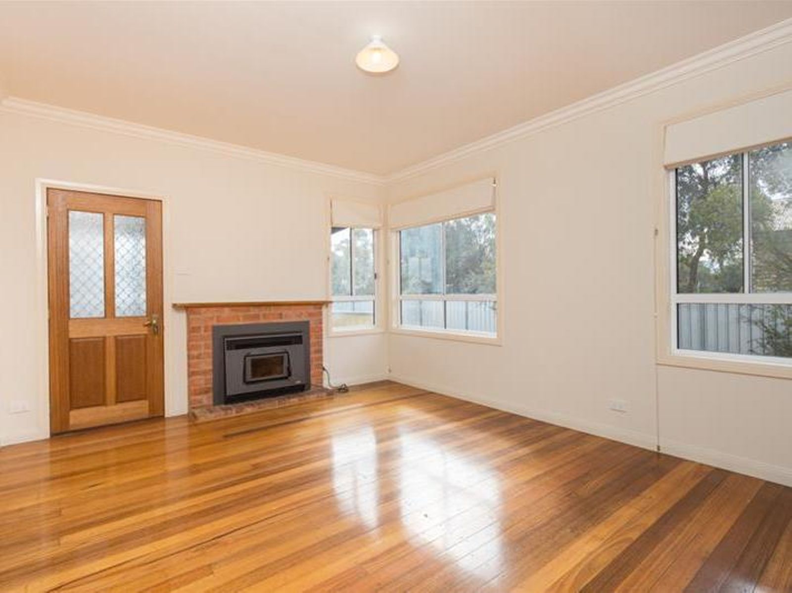 18 Montana Avenue, Cardross - Thumbnail 3