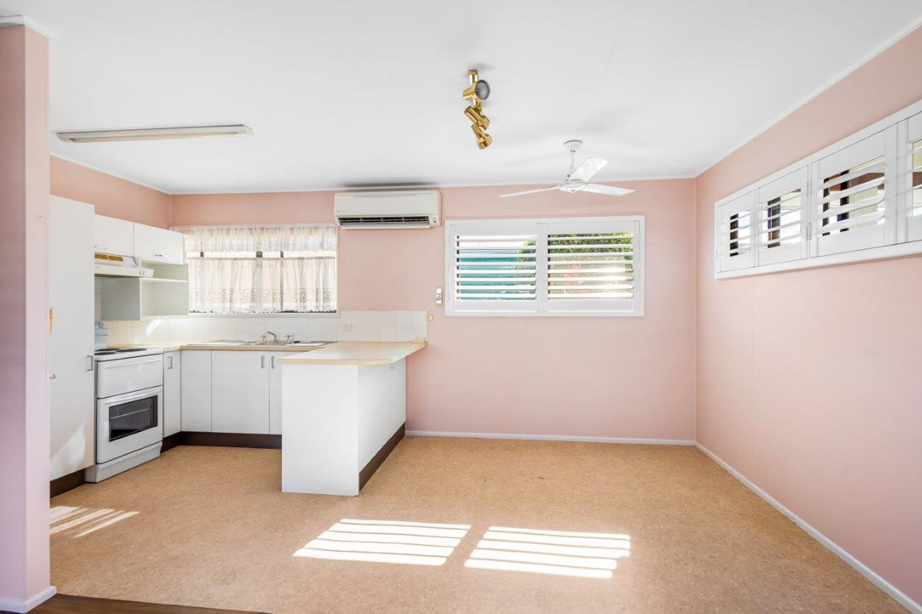 1/4 Birdwood Street, Golden Beach QLD 4551, Golden Beach - Thumbnail 5