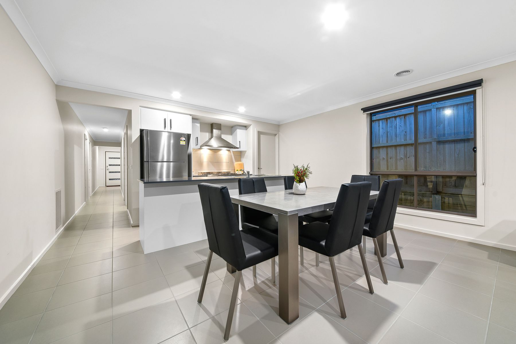8 Sark Street, Clyde North, VIC 3978, Clyde North - Thumbnail 4