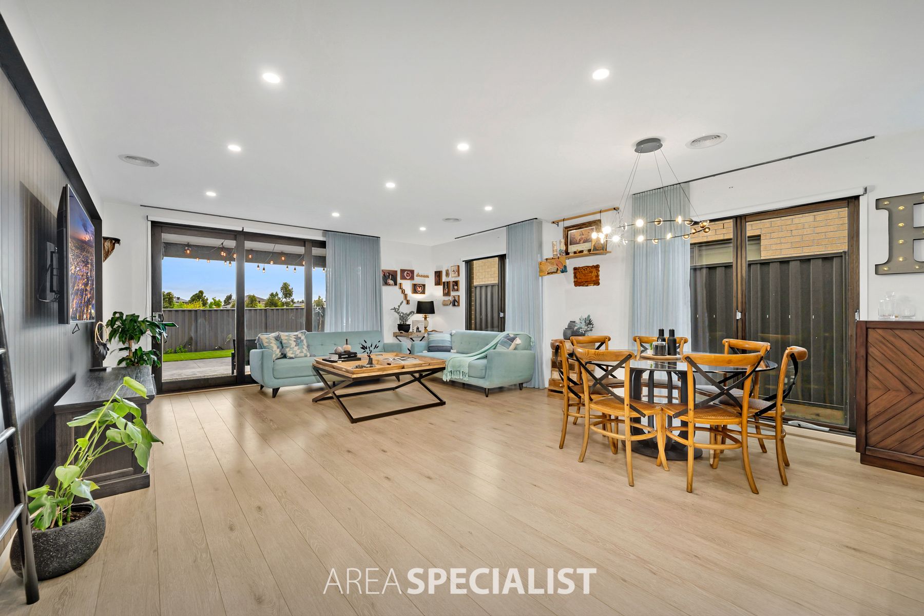 10 Biferno Crescent, Cranbourne East, VIC 3977, Cranbourne East - Thumbnail 7