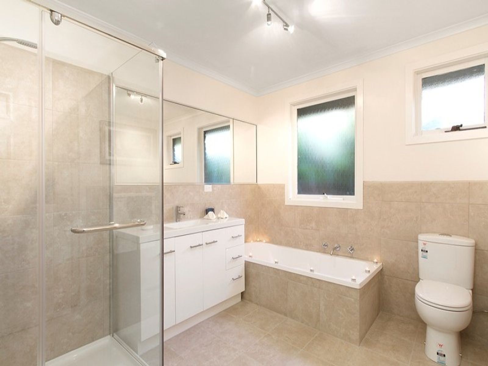30 Lorenzo Way, Aspendale Gardens, VIC 3195, Aspendale Gardens - Thumbnail 4