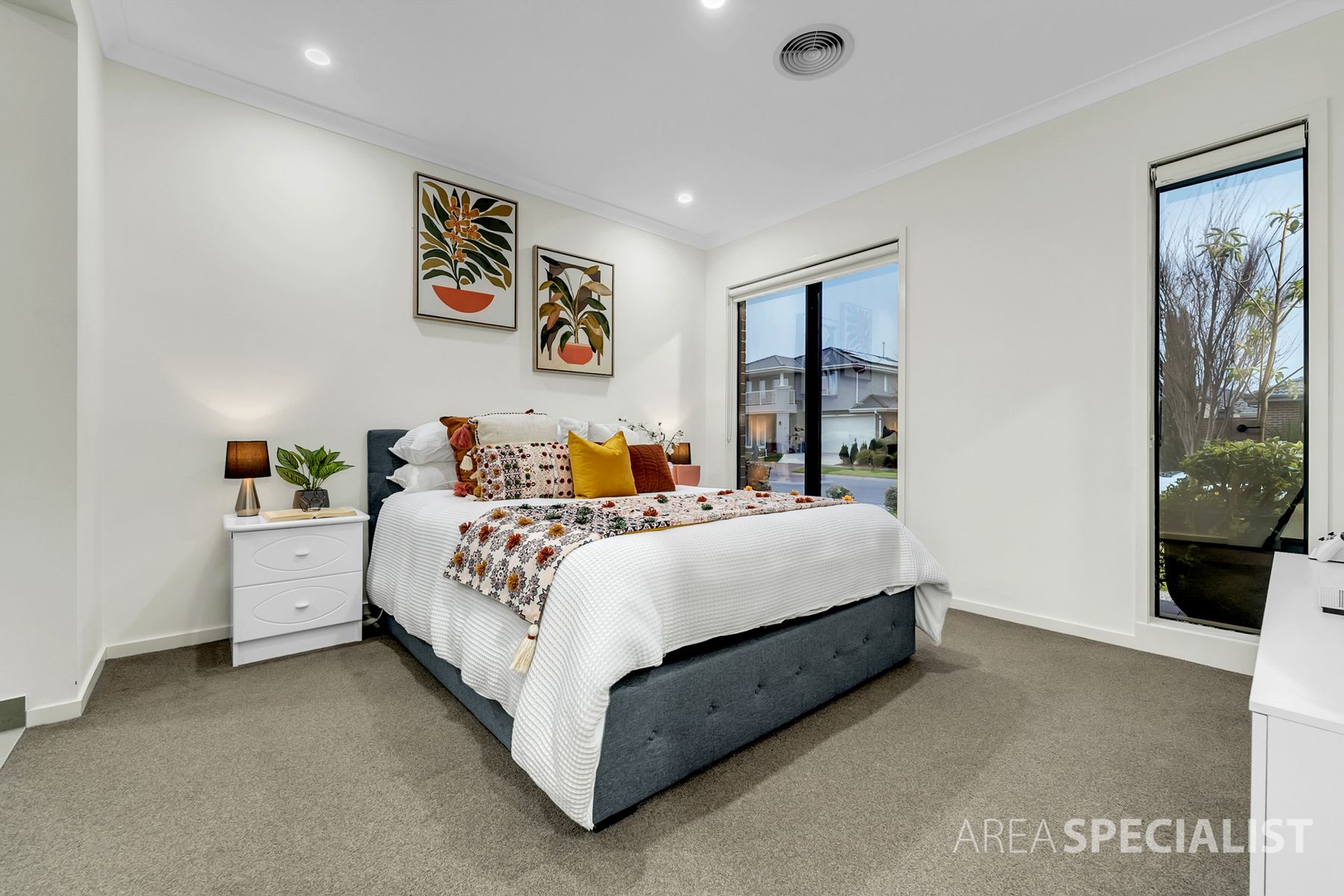8 Carlyle Crescent, Clyde North, VIC 3978, Clyde North - Thumbnail 8