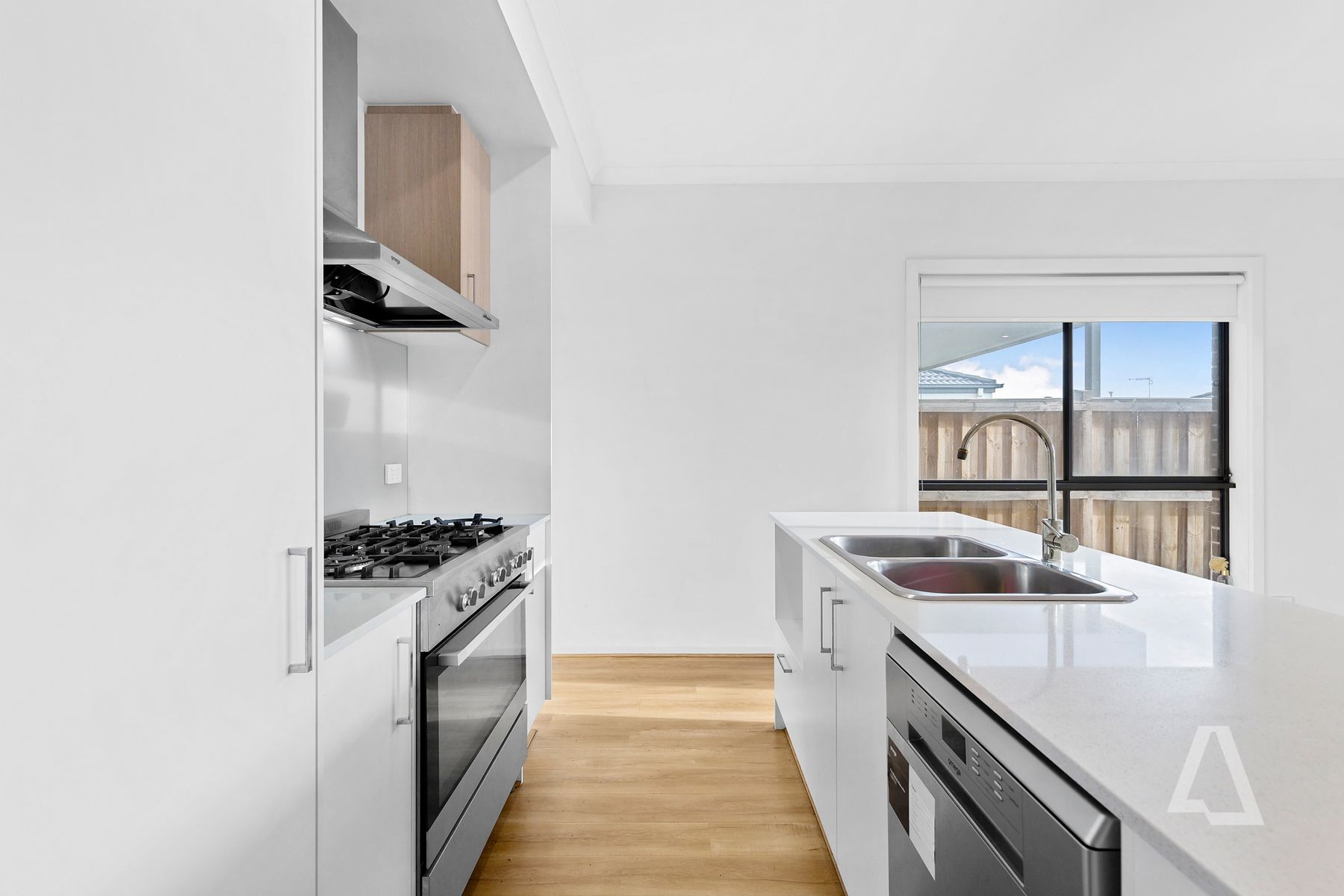 115 Saric Street, Fraser Rise, VIC 3336, Fraser Rise - Thumbnail 3
